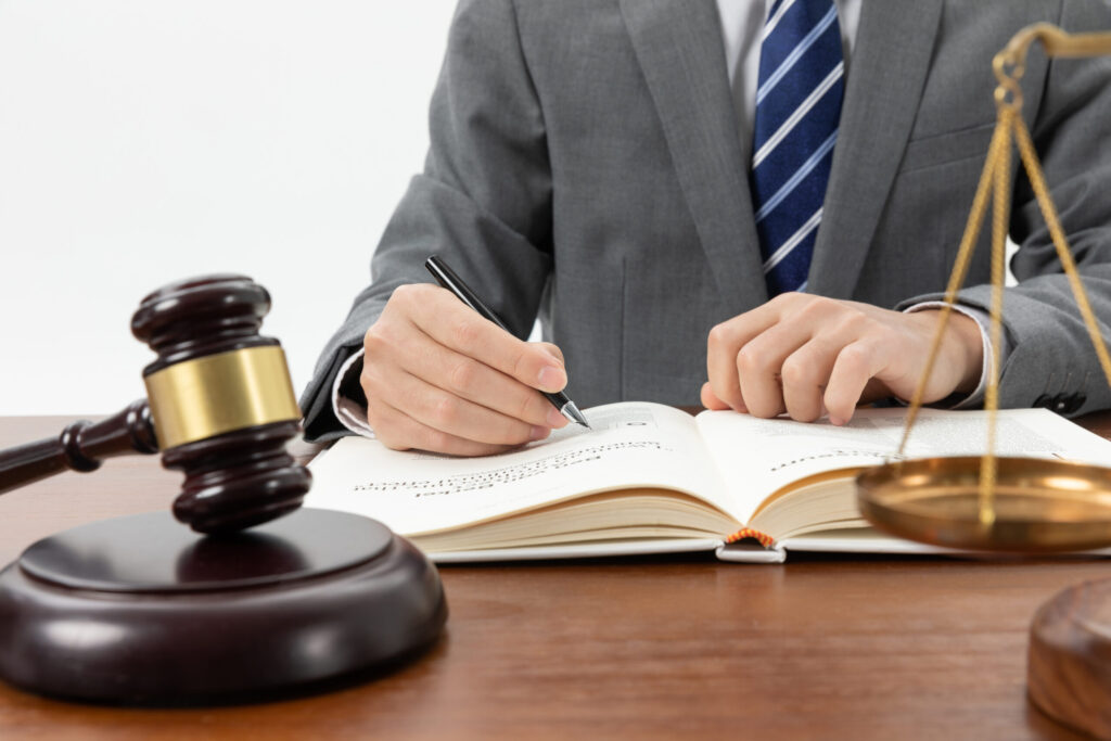 Sanksi Hukum bagi Notaris yang Memalsukan Tanda Tangan: Dasar Hukum
