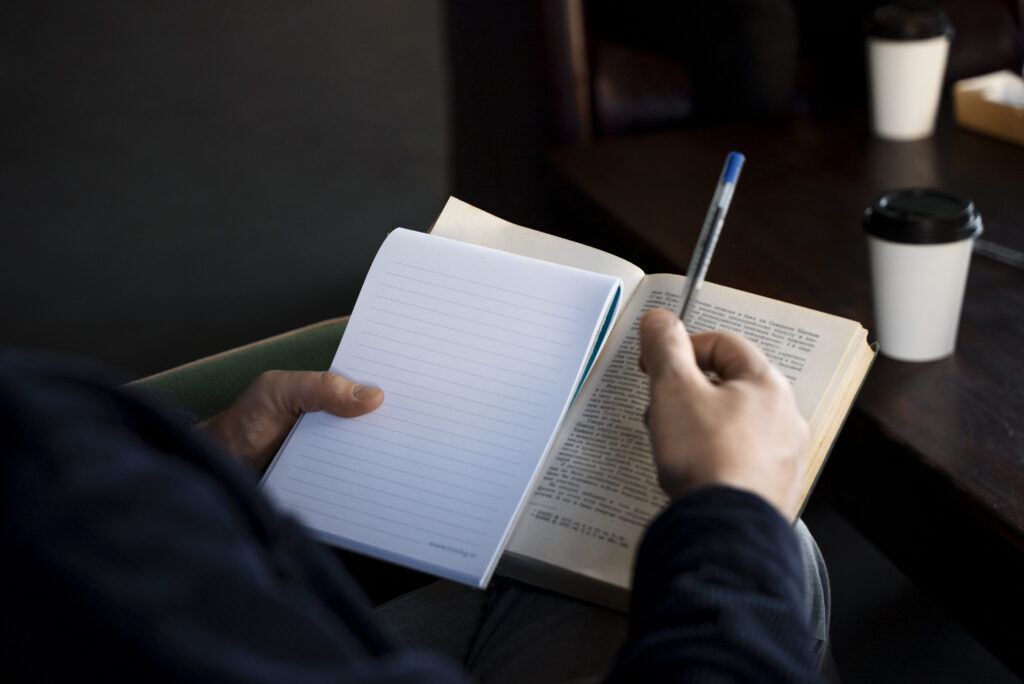 Mengapa Tanda Tangan ‘Jiplakan’ Sering Terungkap oleh Analisis Tekanan Pena