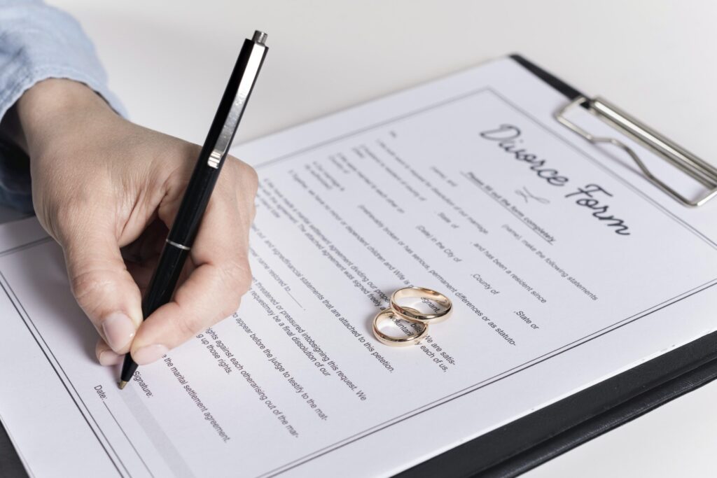 Bukti Tanda Tangan Palsu di Dokumen Perjanjian Pra-Nikah