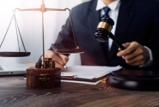 Kapan Dokumen Hukum Bermaterai Perlu Diperiksa oleh Ahli?